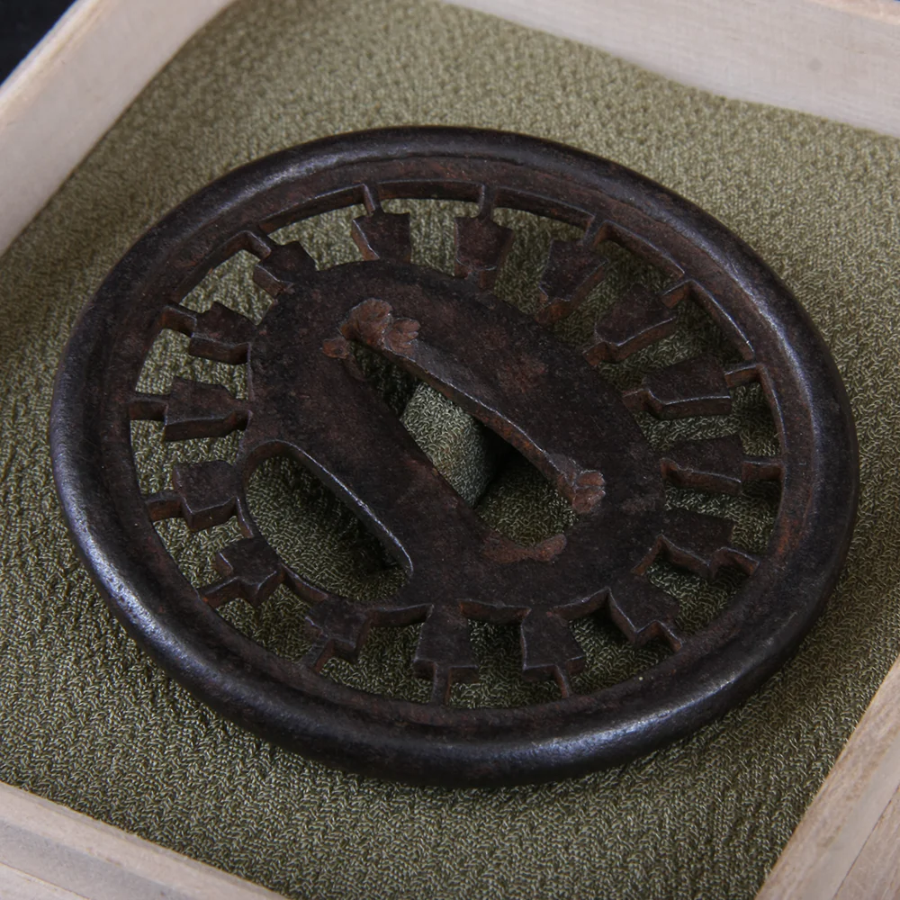 Antique Tsuba - Wheel of Arrows - Image 4