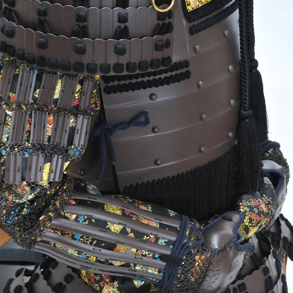 Deluxe Mitsu-kuwagata Maedate Kabuto Okegawa Nimaido Gusoku Yoroi - Image 8